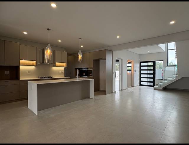 4 BEDROOM HOUSE FOR SALE IN SANDOWN